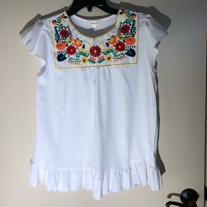 Hailey & Co White flower embroidery top